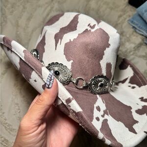 Illuma Cowhide-Pattern Western Hat with Silver Concho Band (with tags)